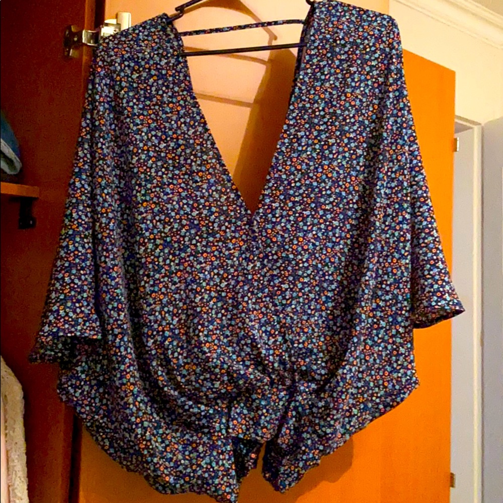 Floral crop shirt